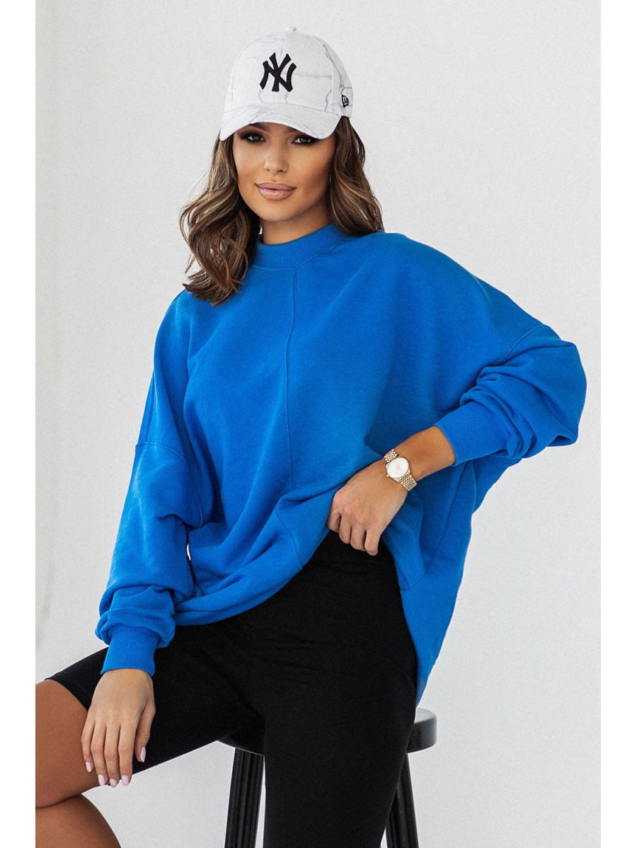 Niebieska bluza simple ze stójką i przeszyciami